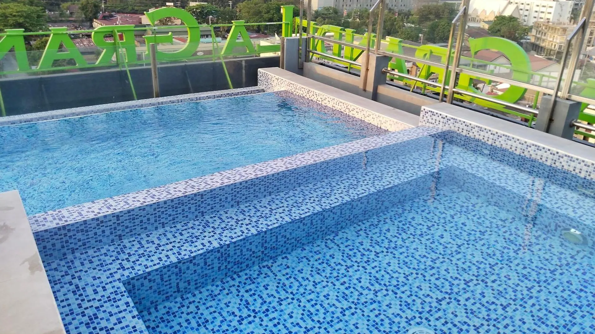 Luxurious Penthouse La Grande Residence With Home Theater & Netflix Angeles Philippines
