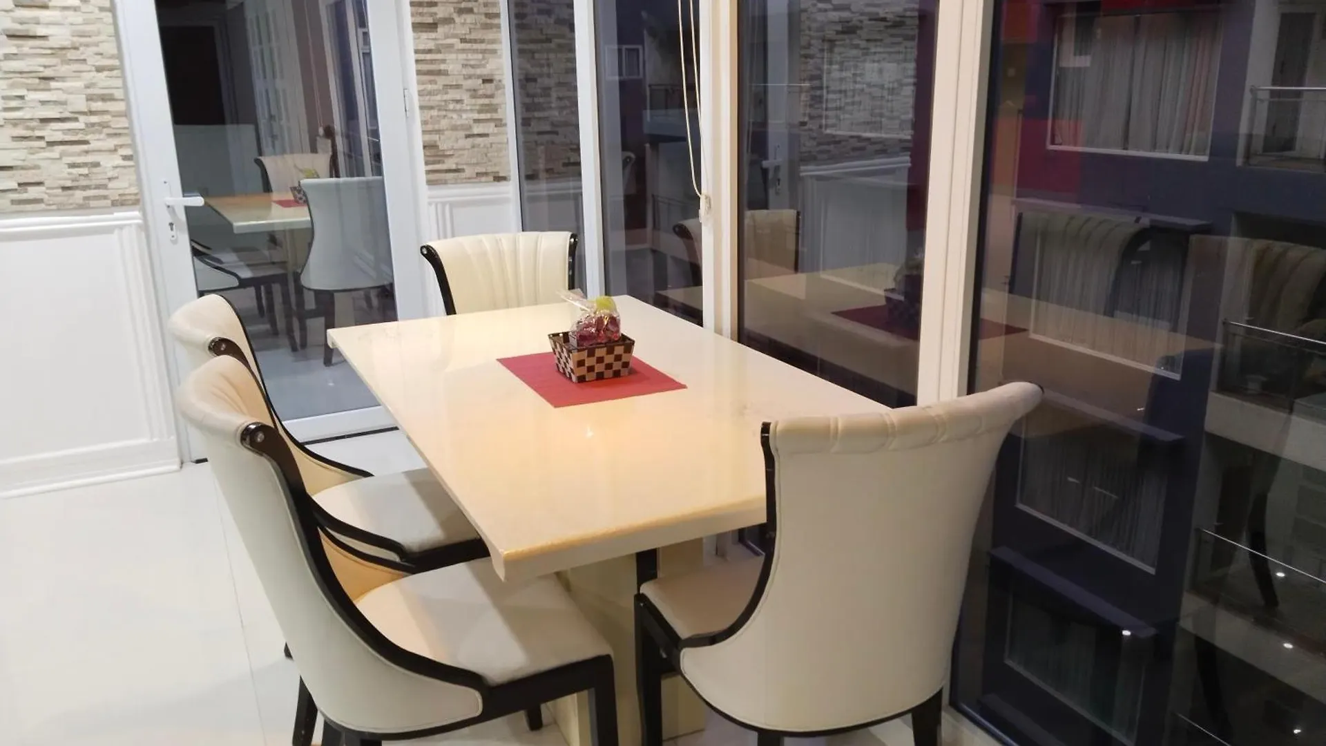 Luxurious Penthouse La Grande Residence With Home Theater & Netflix Angeles